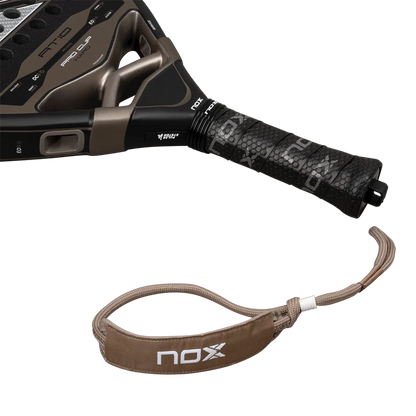 Pala NOX AT10 Pro Cup Hard by Agustin Tapia 2026