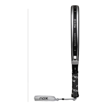 Pala NOX AT10 Genius Attack 18K by Agustin Tapia 2026